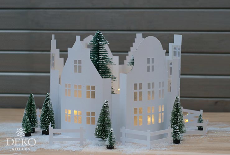 DIY: weihnachtliche Fensterdeko mit hübscher Häuserzeile aus Papier –  Deko-Kitchen: Schöne Deko selber machen